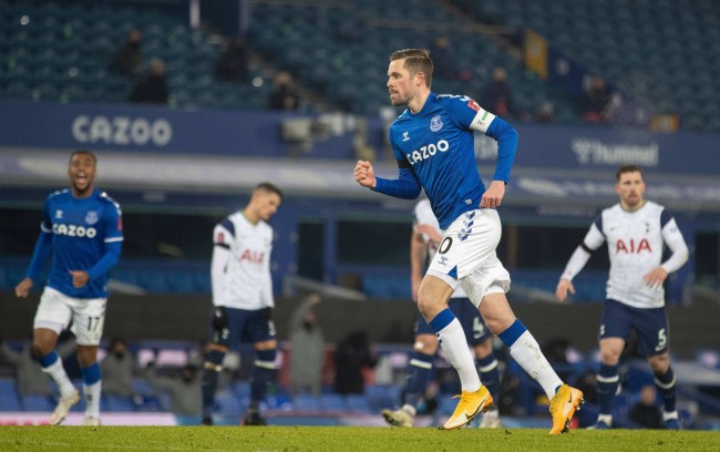 每体：利雅得胜利愿1亿欧报价迪亚斯，能否成行要看球员意愿.