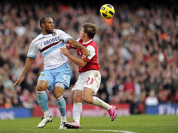 使得他不仅 使得他不仅